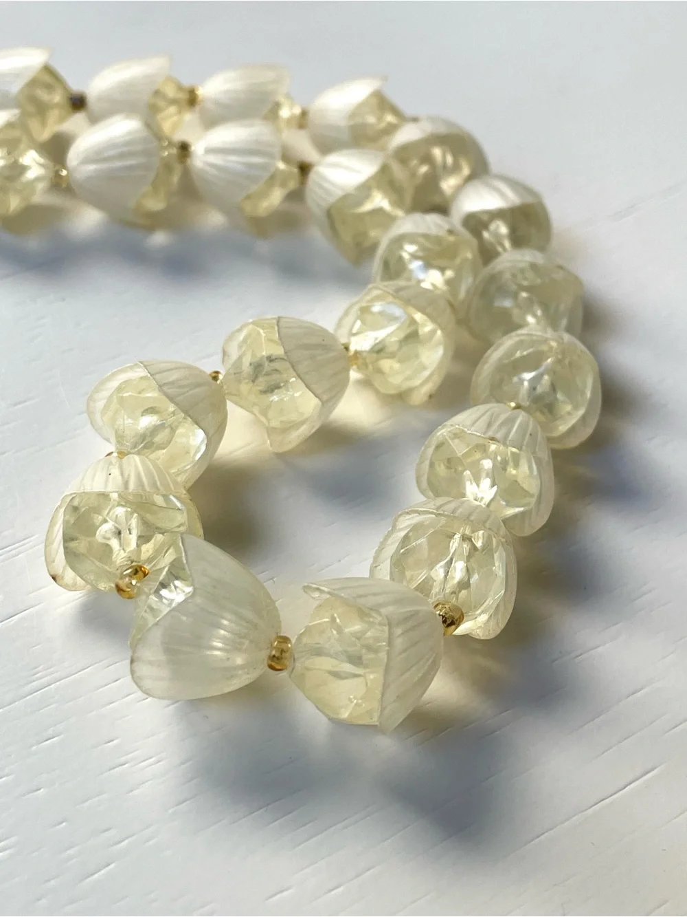 Vintage plastic flower bead long necklace glows fairycore